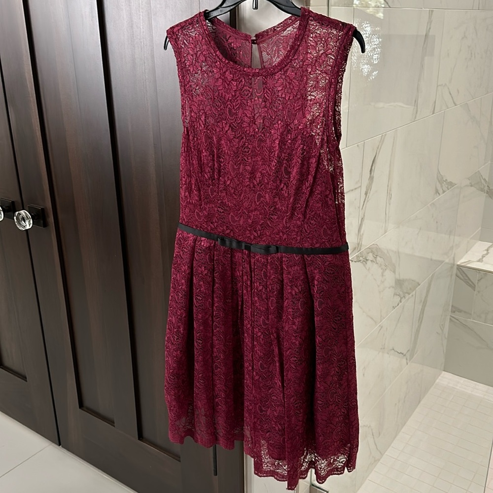 TAYLOR Cranberry Lace Dress